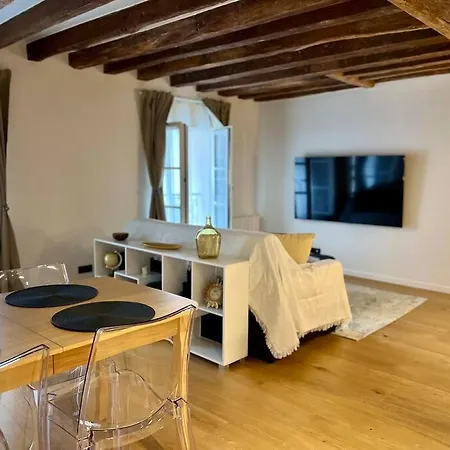 Modern 1 Bedroom / Hyper Centre *