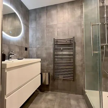 Modern 1 Bedroom / Hyper Centre Lägenhet